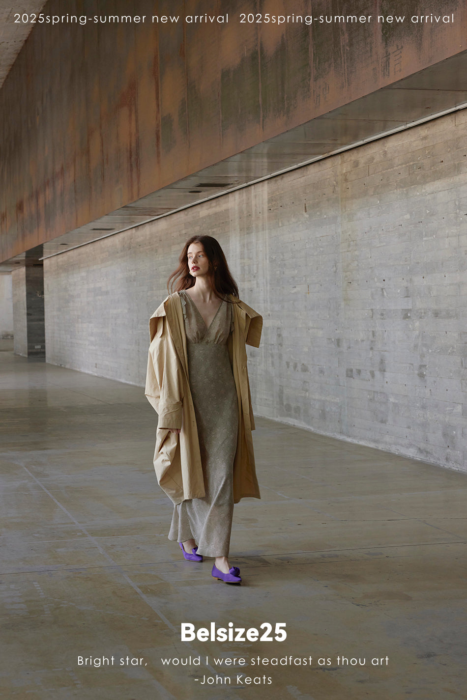 Wing coat Oversized, cocoon-shaped trench coat